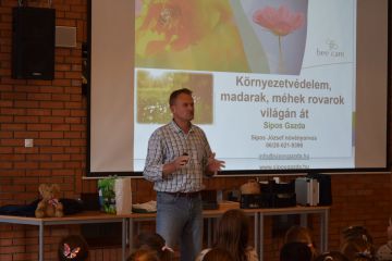 Ismeretterjesztő előadás gyerekeknek az állatok világnapján