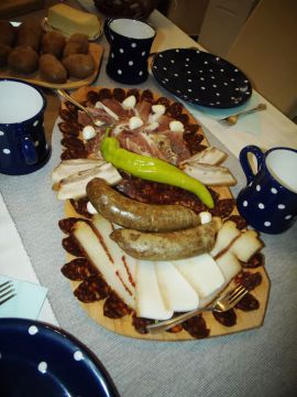 „Tanyasi – tál”