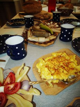 „Tanyasi – tál”