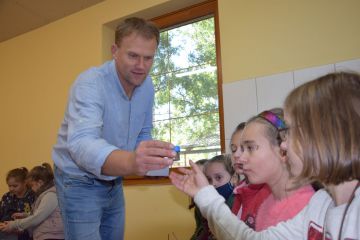 Kis biológusok, természet barátok találkozása Sipos Gazdával