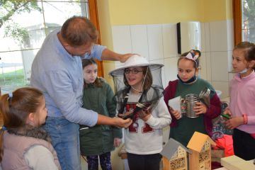 Kis biológusok, természet barátok találkozása Sipos Gazdával