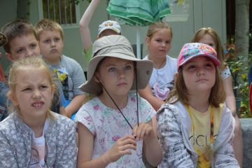 Szőnyis kisdiákok vidáman tanulhattak a Gyömrei tanyán