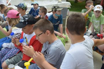 Szőnyis kisdiákok vidáman tanulhattak a Gyömrei tanyán